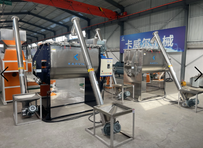 Ribbon Mixer with Screw Conveyor.png