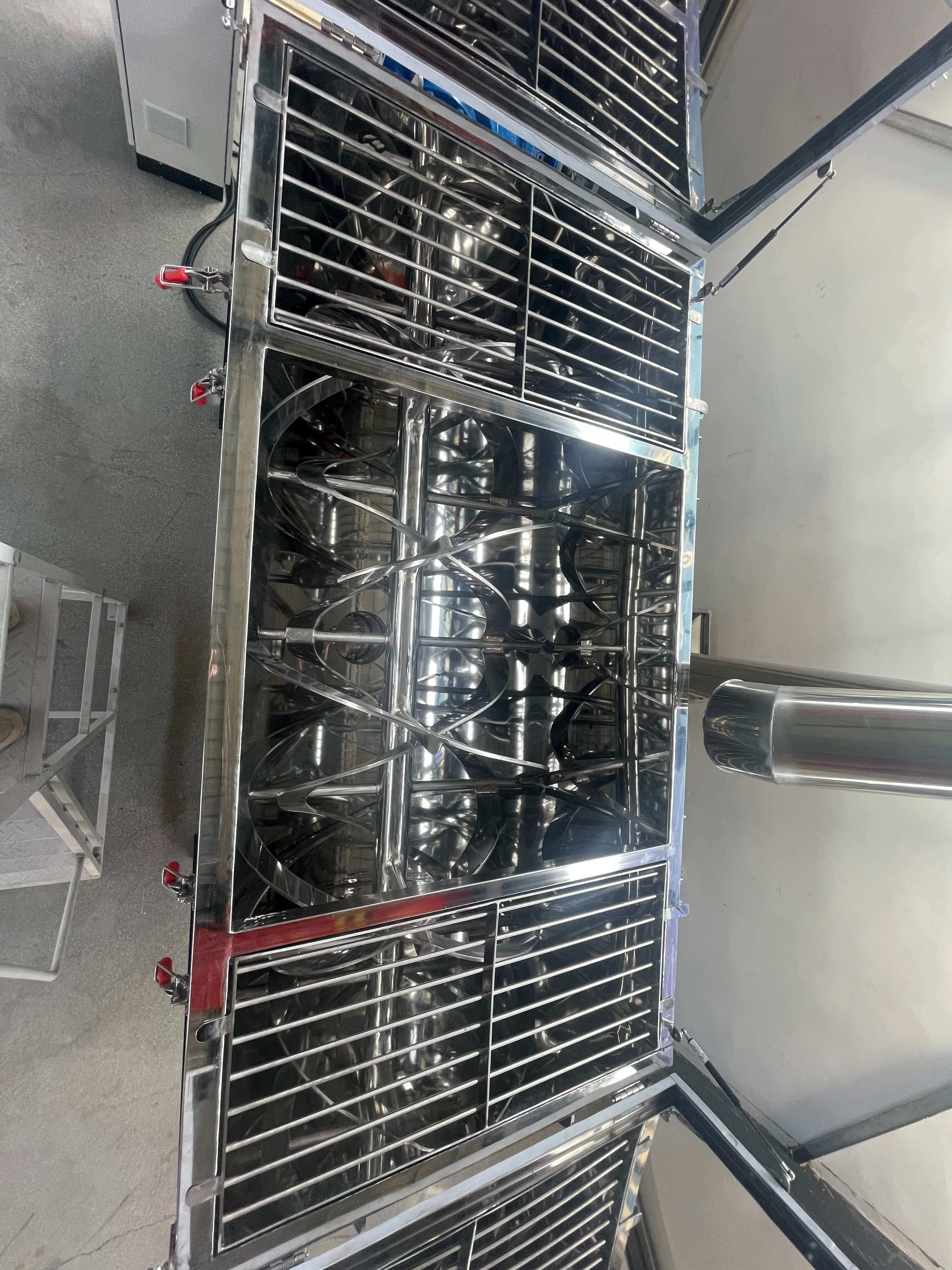 SS304-Horizontal-Ribbon-Mixer-for-Cocoa-And-Matcha-Powders (5)