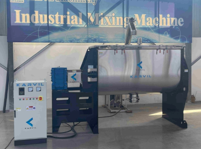 Horizontal Ribbon Blender with Screw Feeder (1).jpg