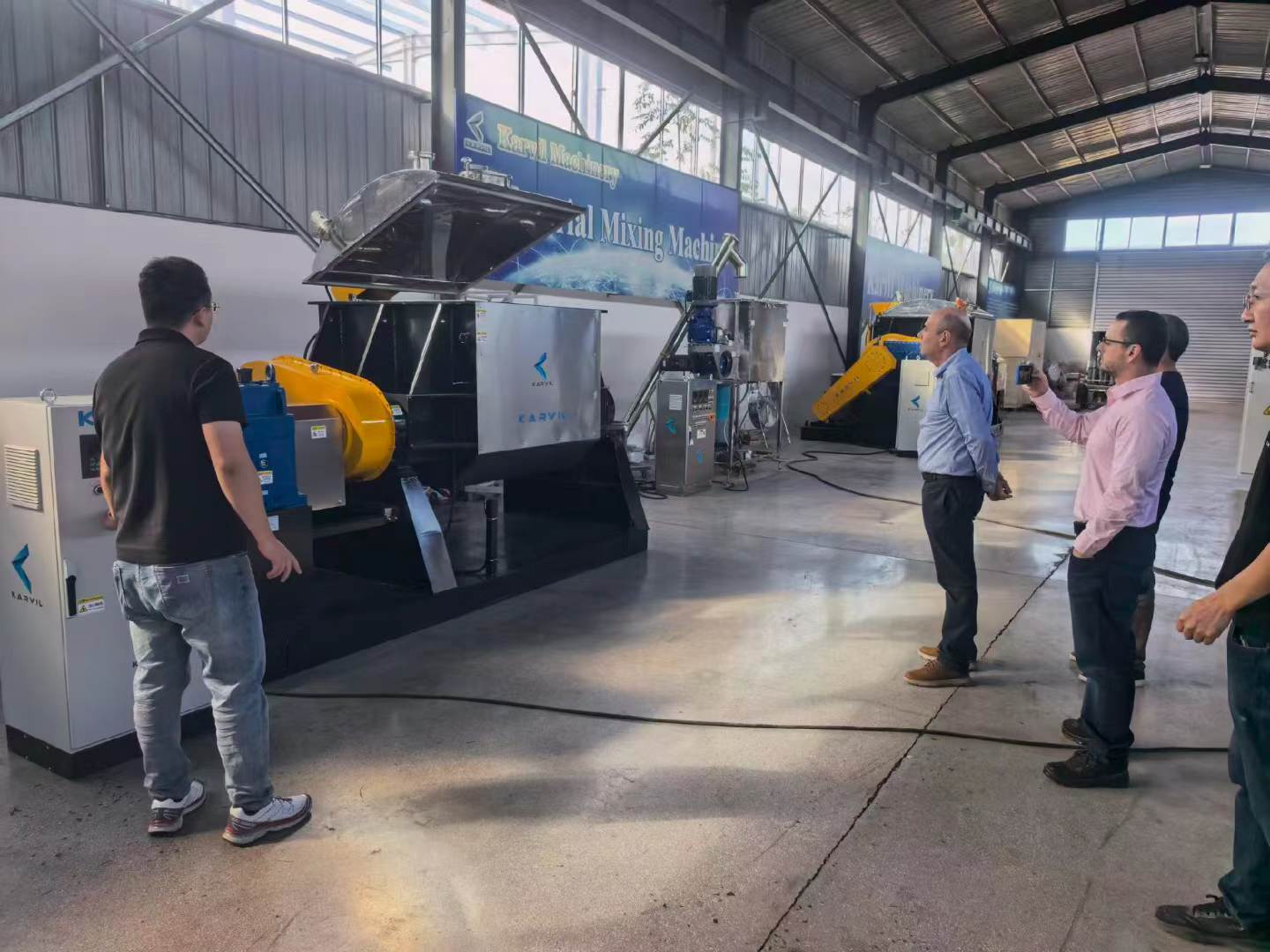 Brazilian Customer Visits Karvil Machinery to Explore Sigma Kneader Mixer Solutions (1).jpg