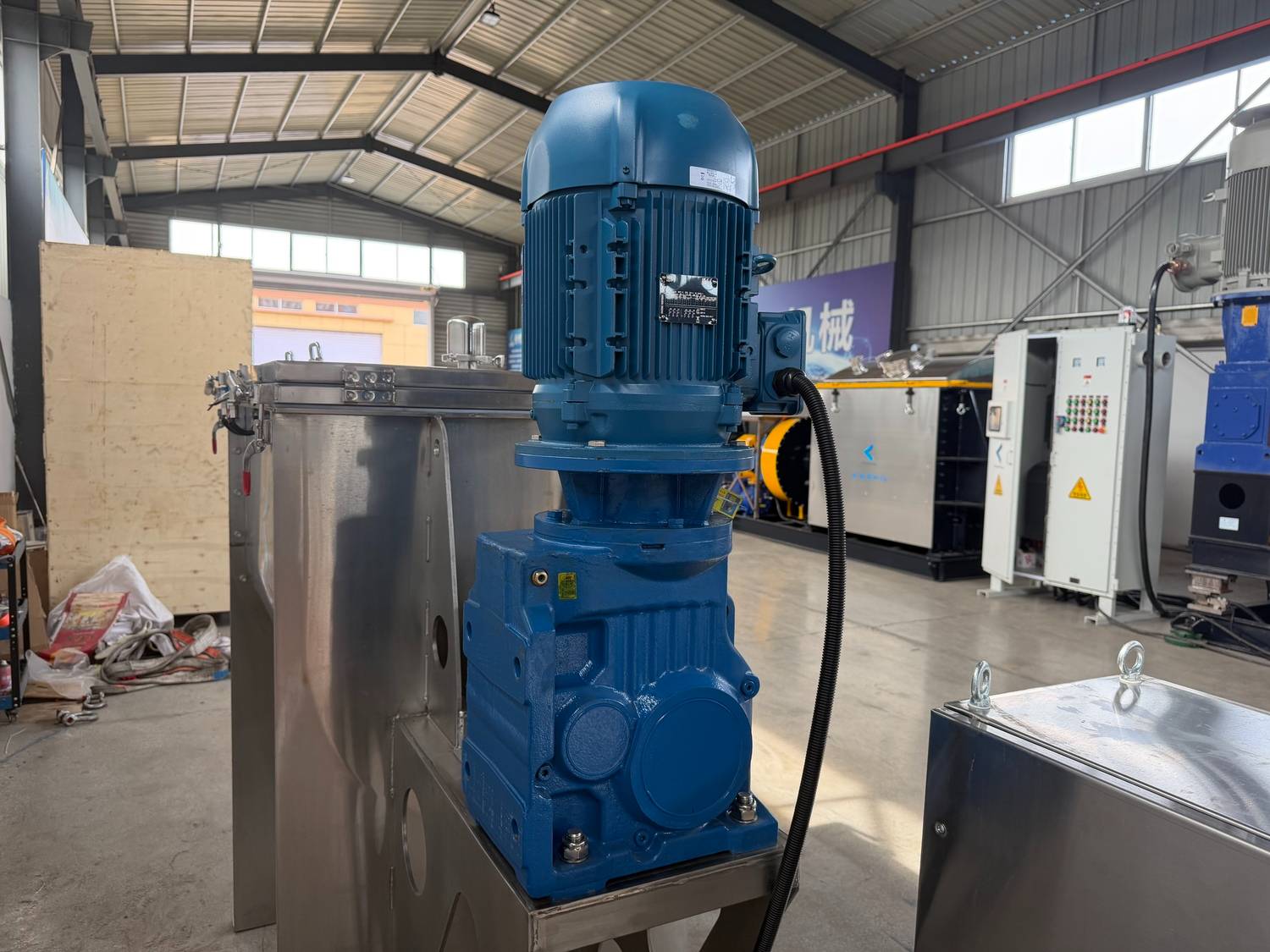 500L-SS316- Stainless- Steel- Ribbon- Mixer (9).jpg