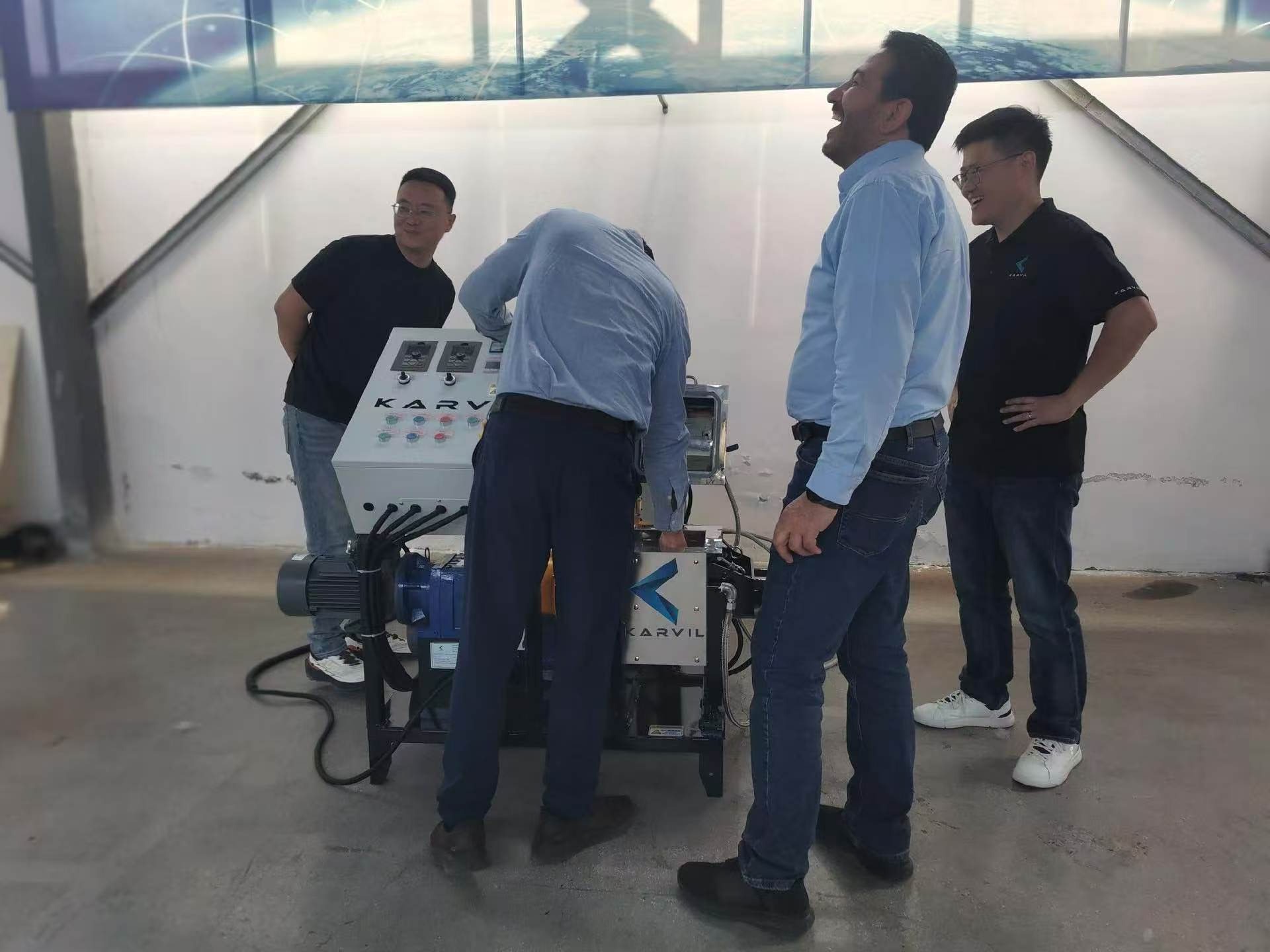 Customer Visit to Karvil Machinery: A Successful Factory Tour and Sigma Mixer Cooperation Meeting