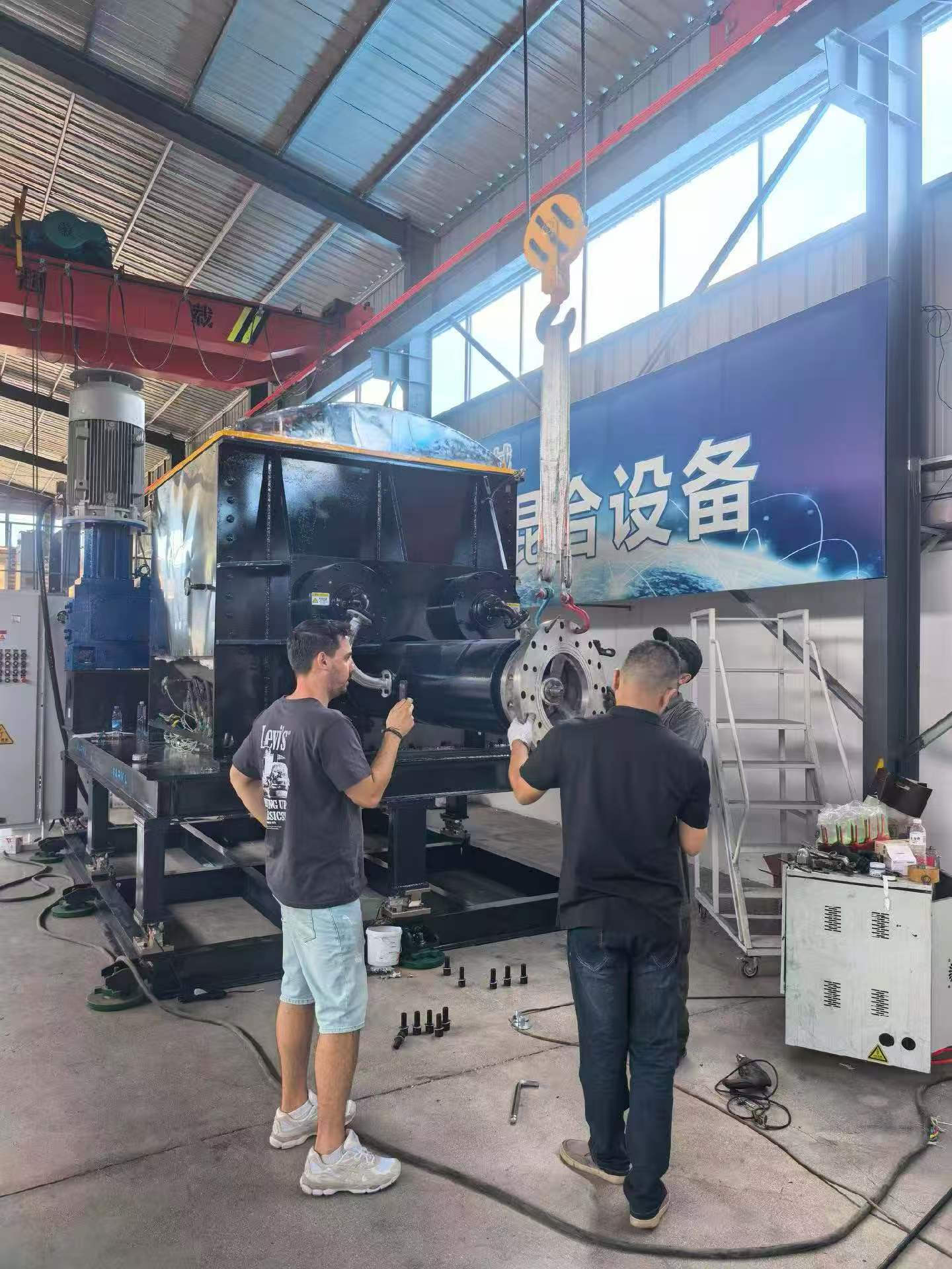 UK client inspecting 3000L Sigma Mixer at Karvil Machinery factory (2).jpg
