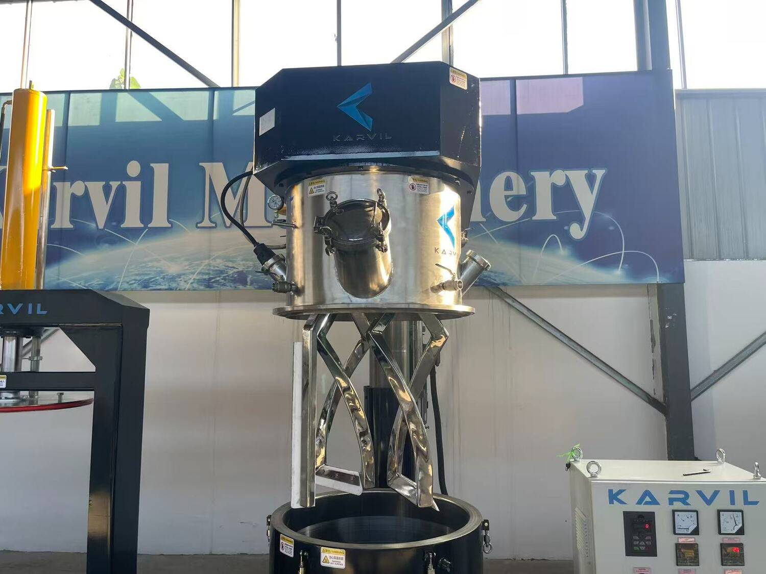 Electric-Heating-Vacuum-Double-Planetary-Mixer (6).jpg