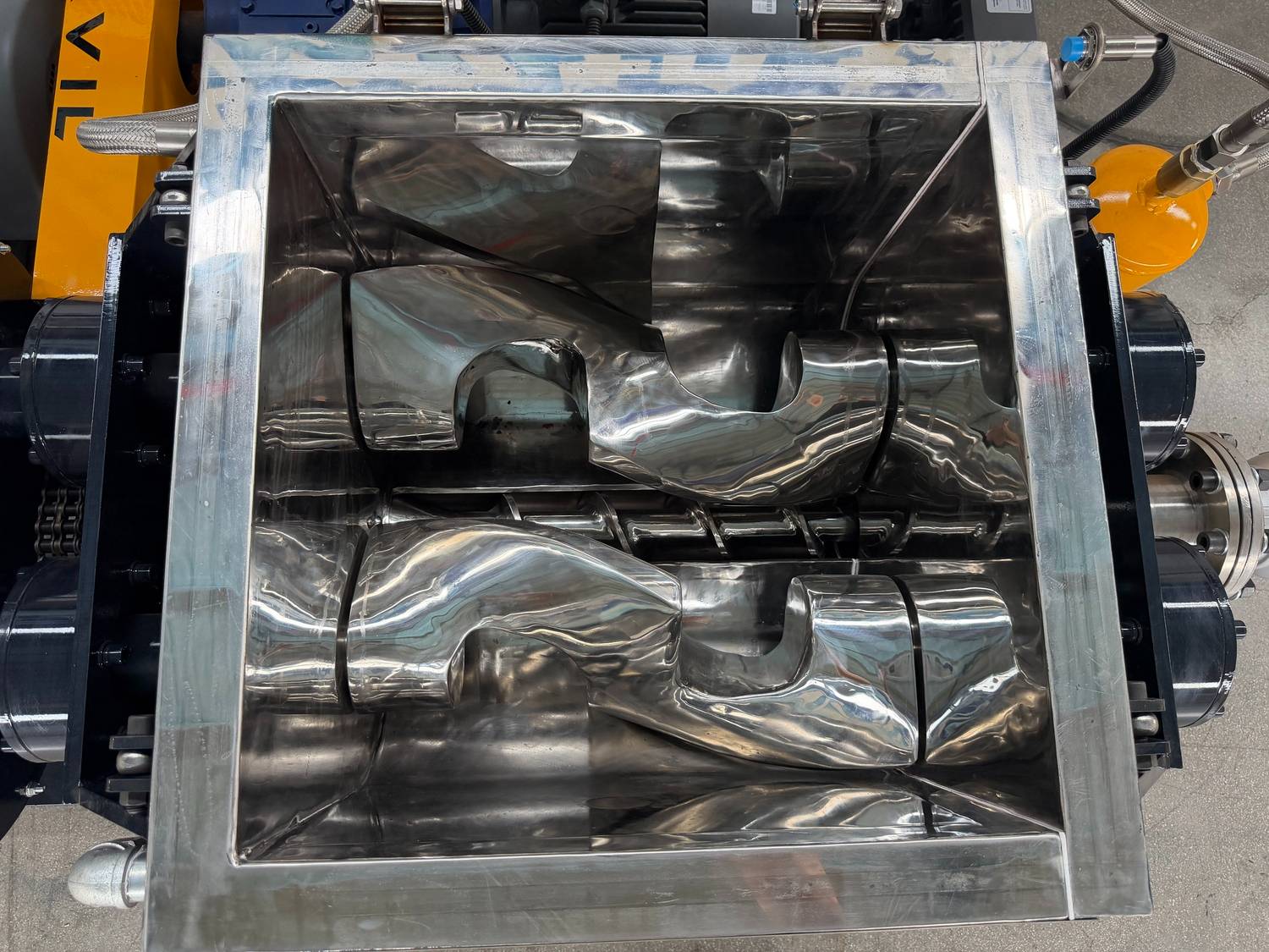 Vacuum-Sigma -Kneader-with-Extruder-Discharge (5).jpg