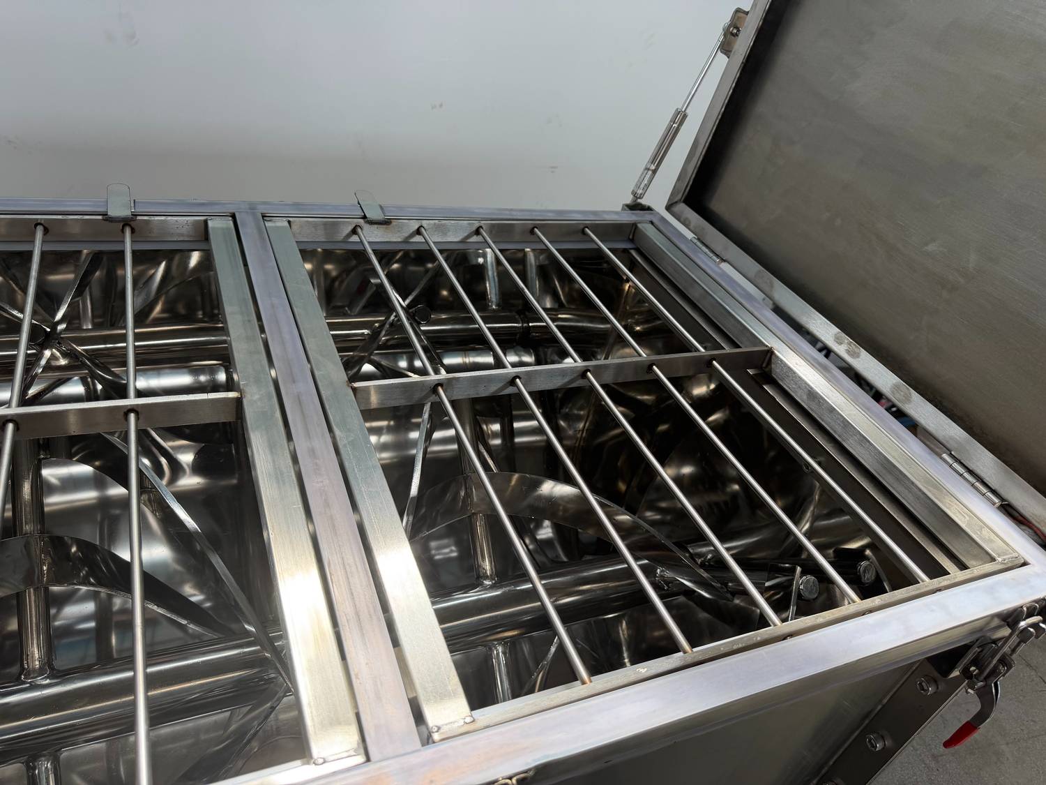 500L-SS316- Stainless- Steel- Ribbon- Mixer (15).jpg